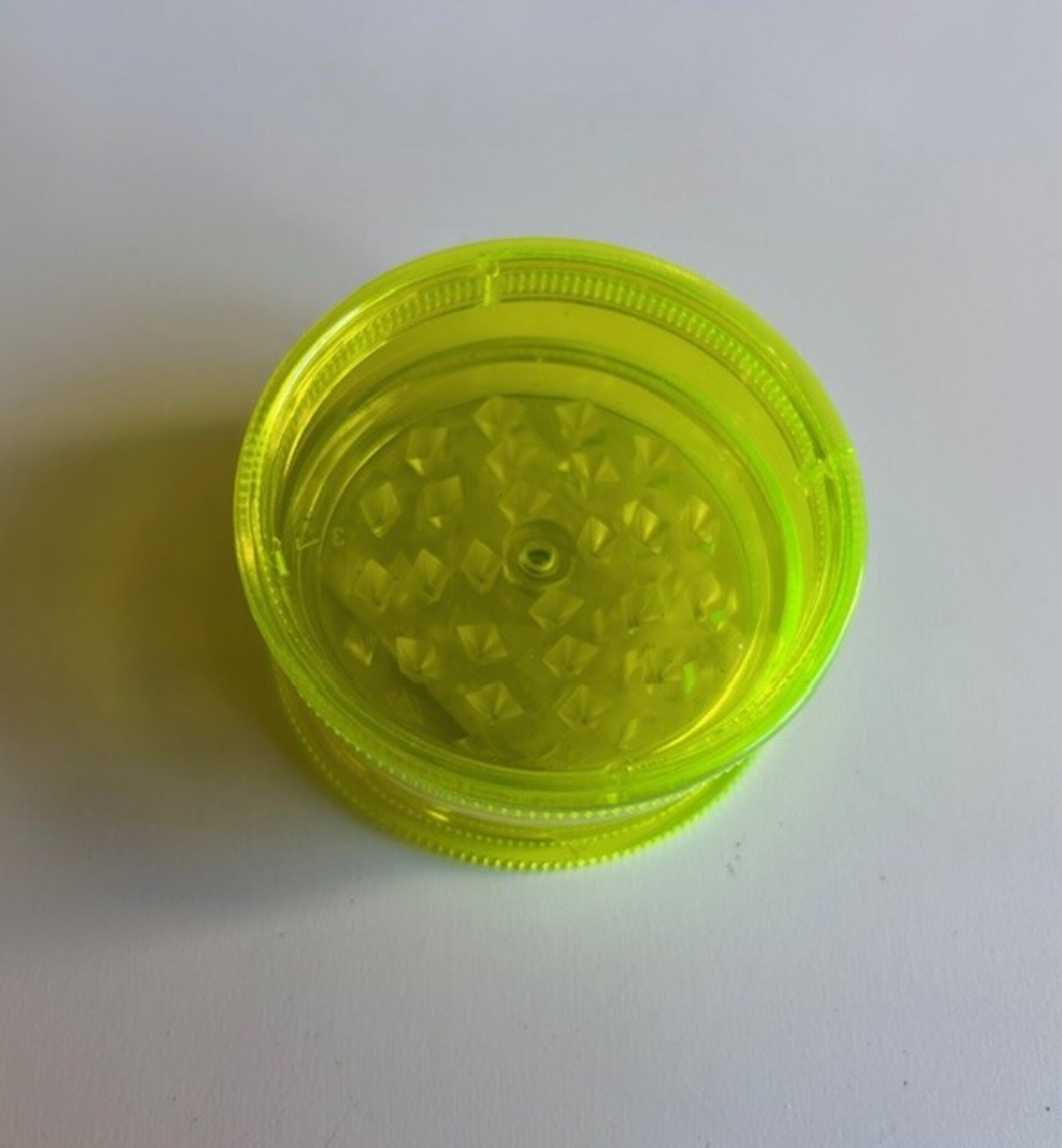 Grinder de Plástico con tapa magnética - 23