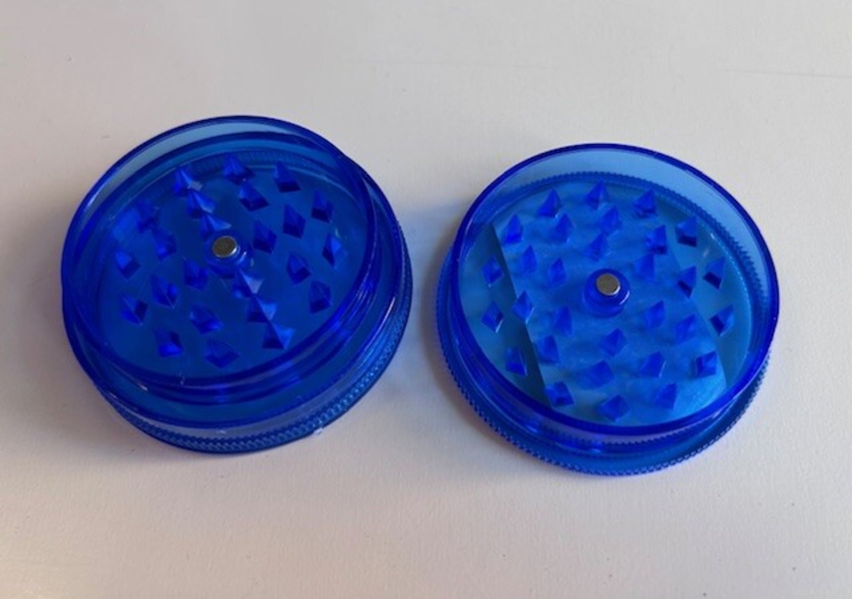 Grinder de Plástico con tapa magnética - 20