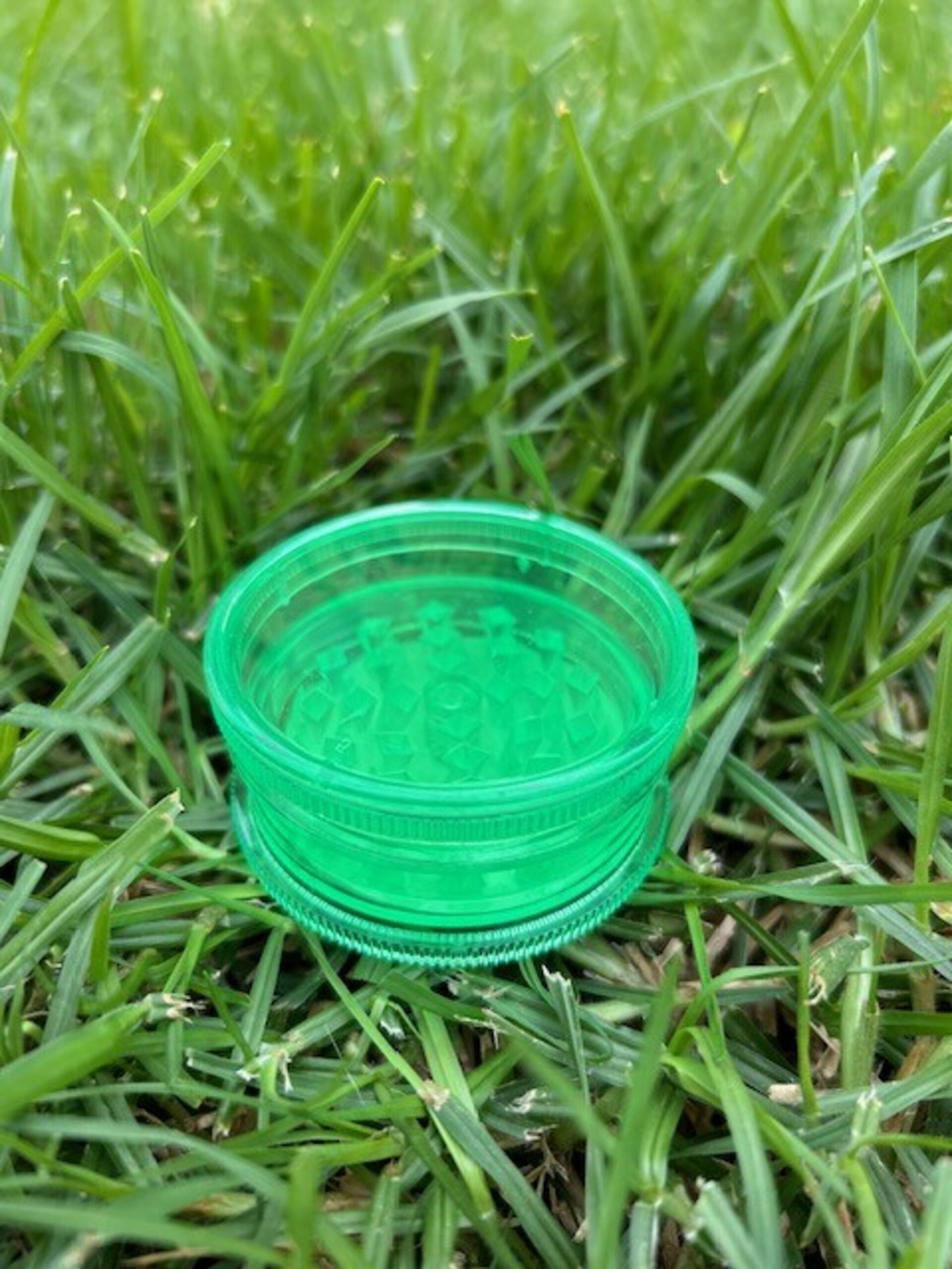 Grinder de Plástico con tapa magnética - 13