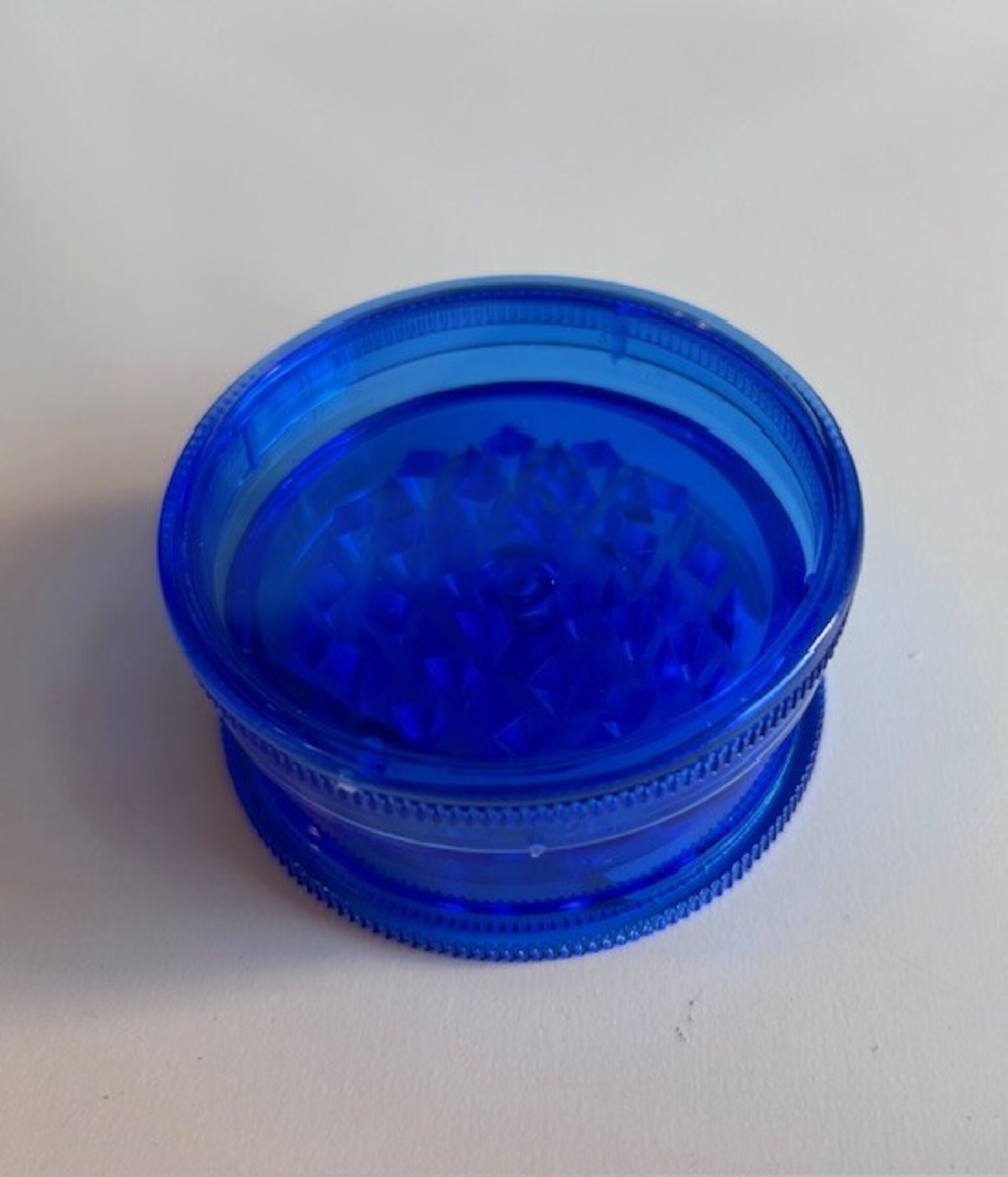 Grinder de Plástico con tapa magnética - 19